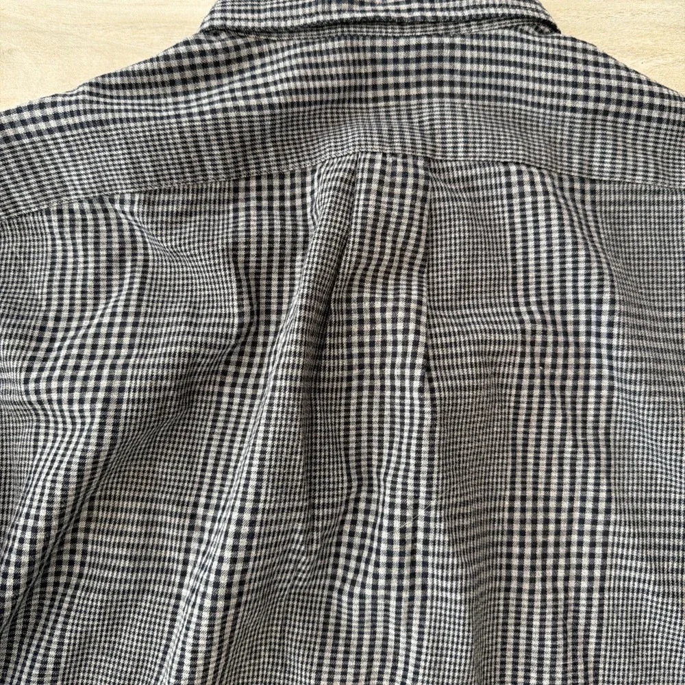J Cew Slim Button Down Shirt Mens Size Medium M Untucked Check Plaid Long Sleeve